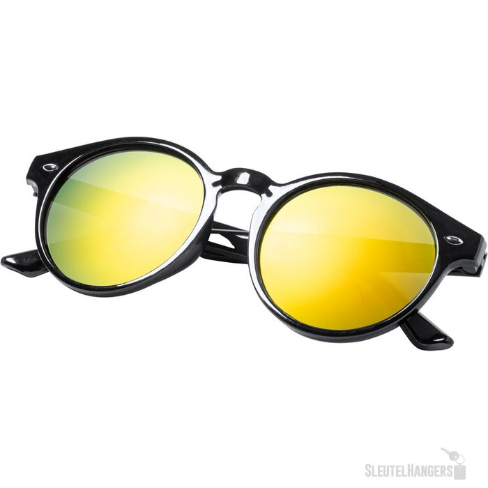 Hippe Zonnebril Van Rpet Geel