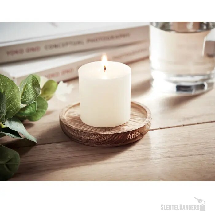 Kaars met ronde houten basis Bruin