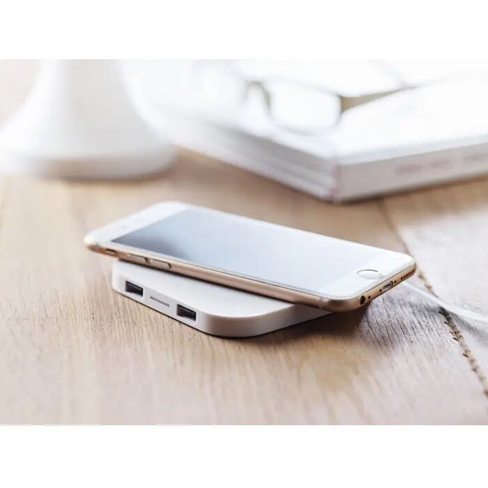USB hub met draadloze lader Wit