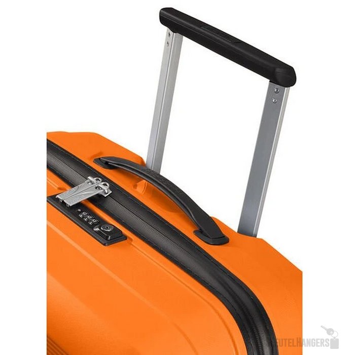 American Tourister Airconic Spinner 77