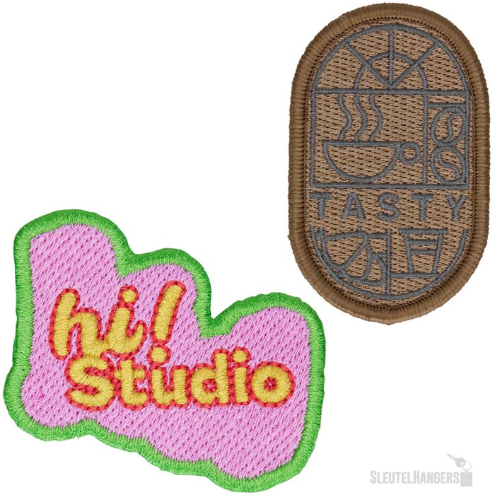 Geborduurde patches in eigen vorm