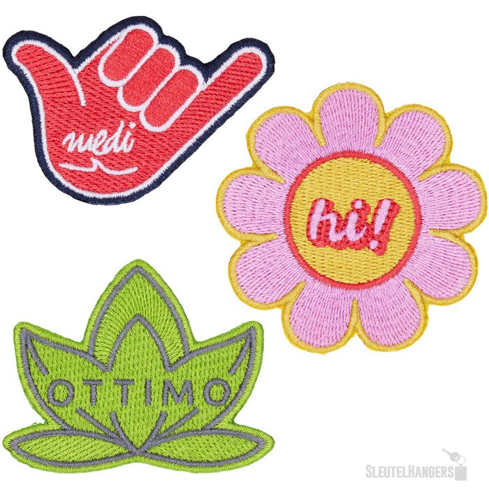 Geborduurde patches in eigen vorm