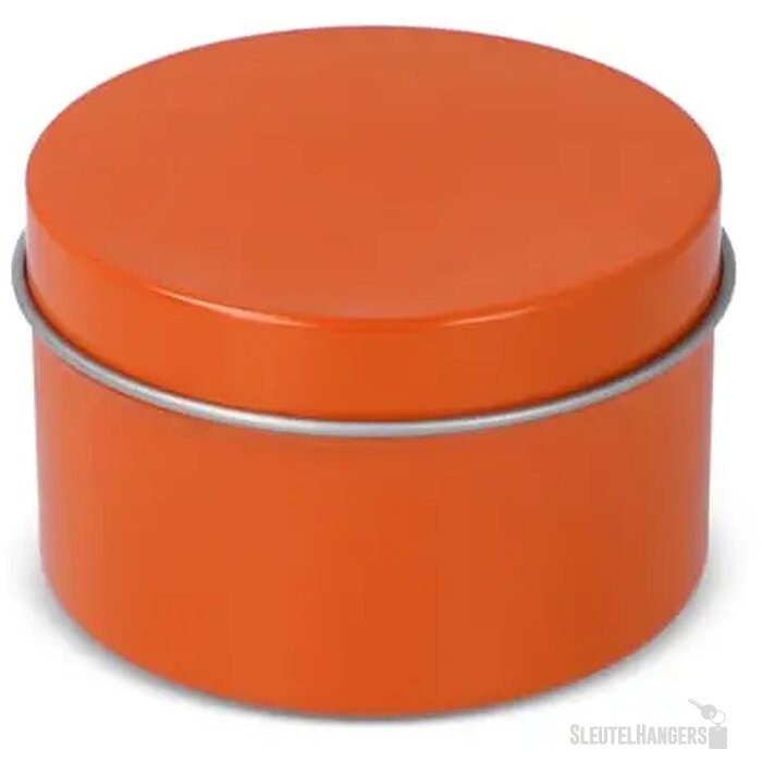 Kirtan plantaardige geurkaars in groot gerecycled blik oranje