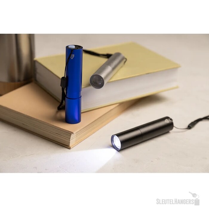 Chargelight Tone Oplaadbare Zaklamp Van Gerecycled Aluminium Zwart