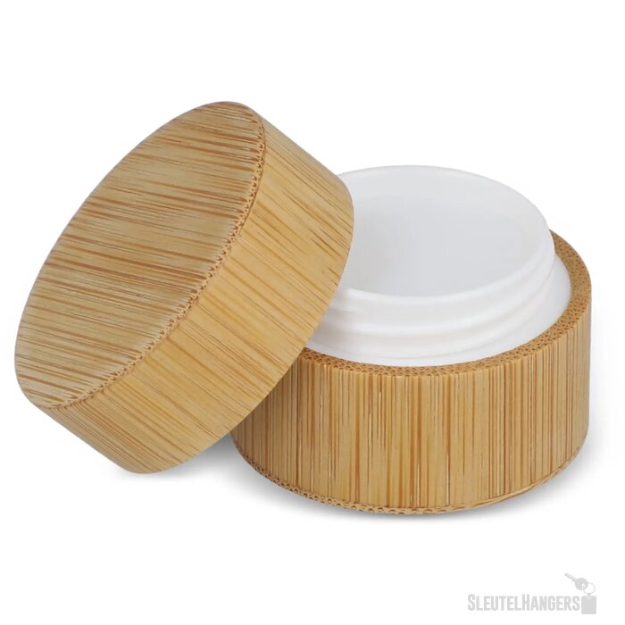 Lippenbalsem rond bamboe natuur