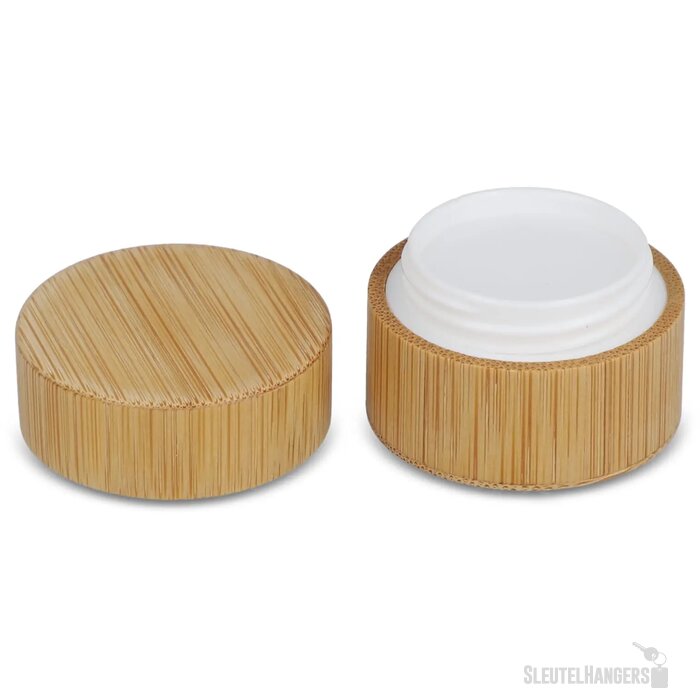 Lippenbalsem rond bamboe natuur