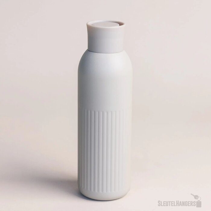 Sagaform Tekla Push stalen fles met druk dop Beige