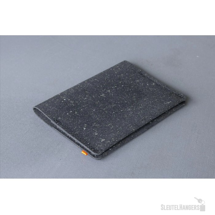 Recycled Leather Passport Holder Paspoorthoesje